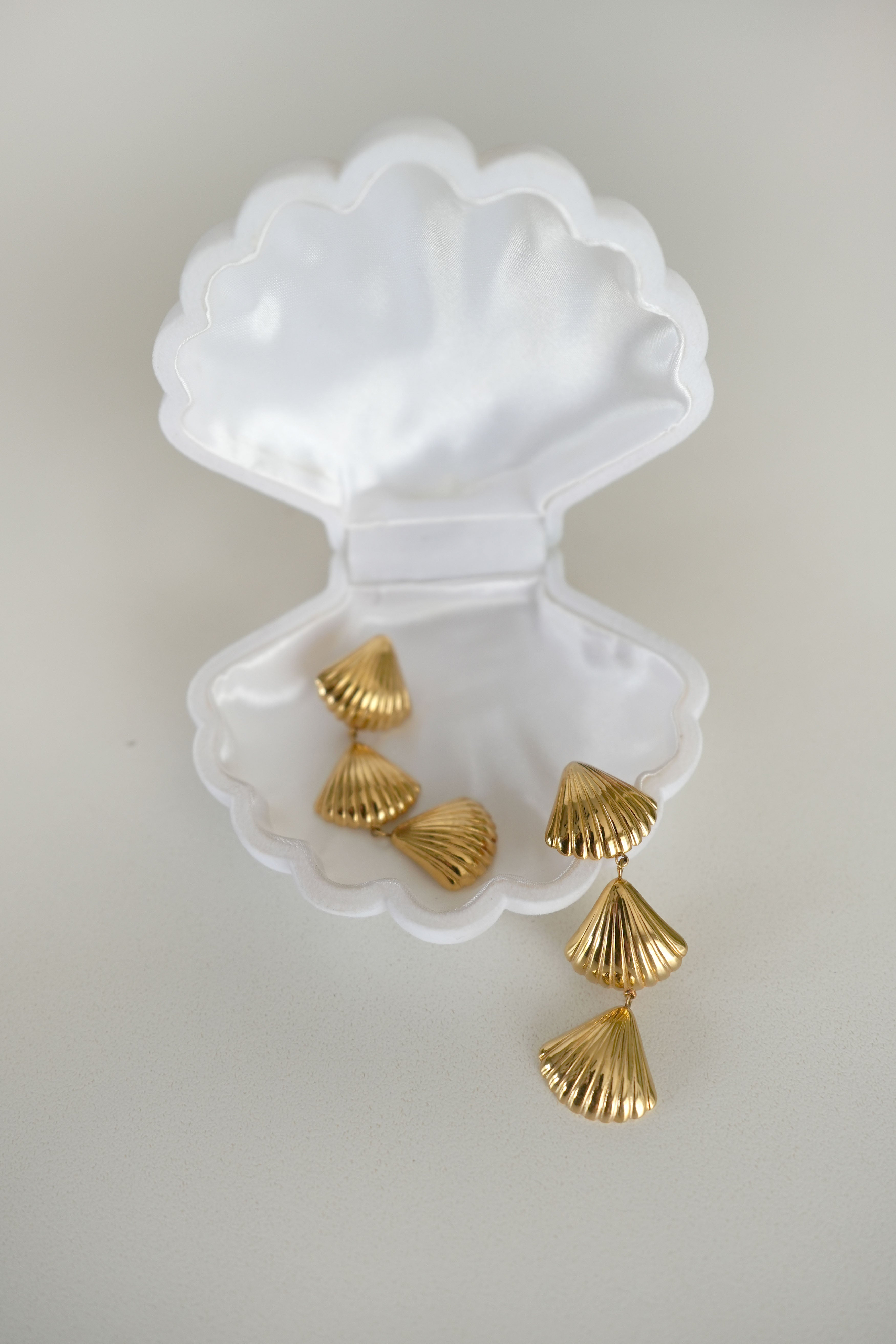 Waterproof Seashell Chandelier Earrings