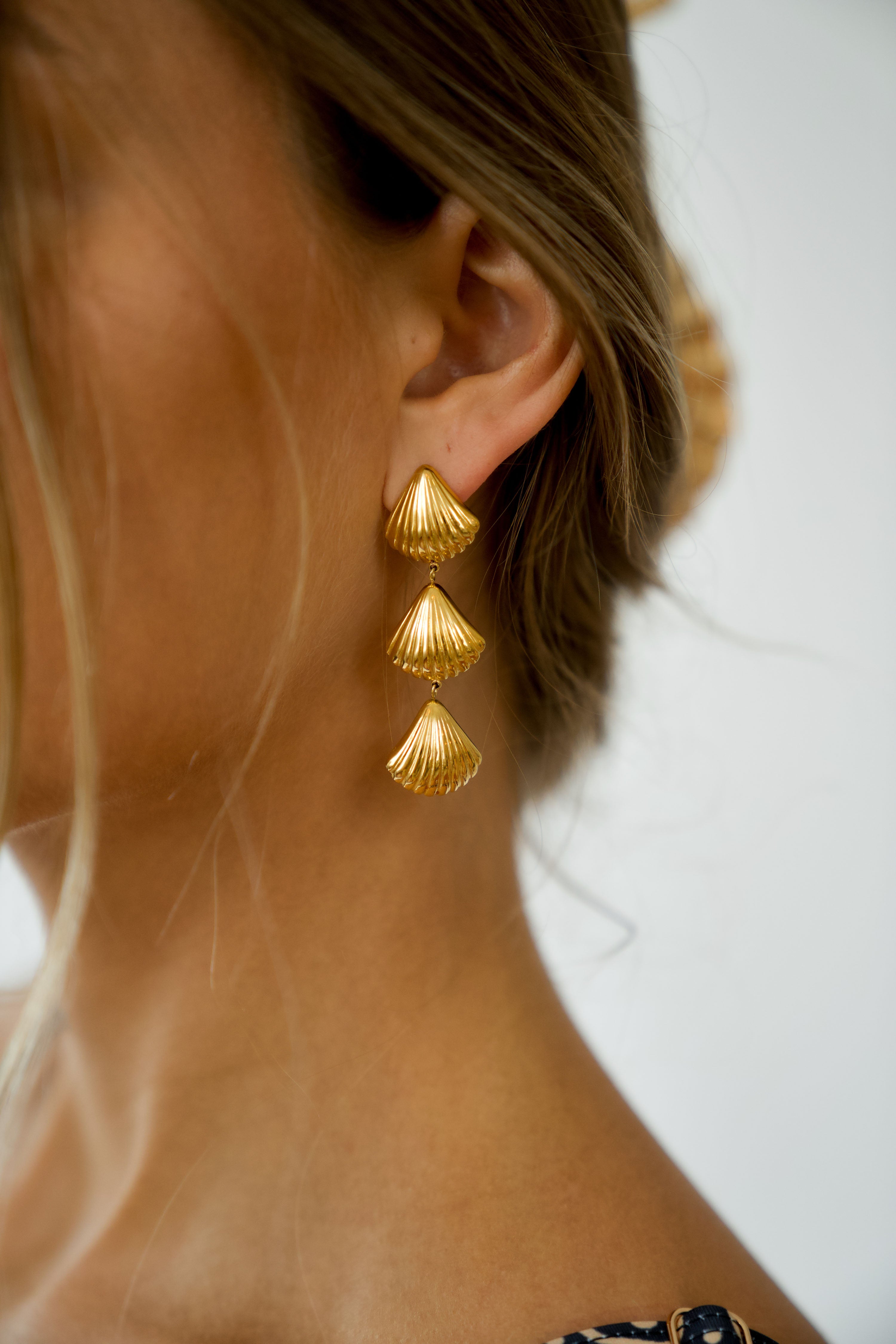 Waterproof Seashell Chandelier Earrings